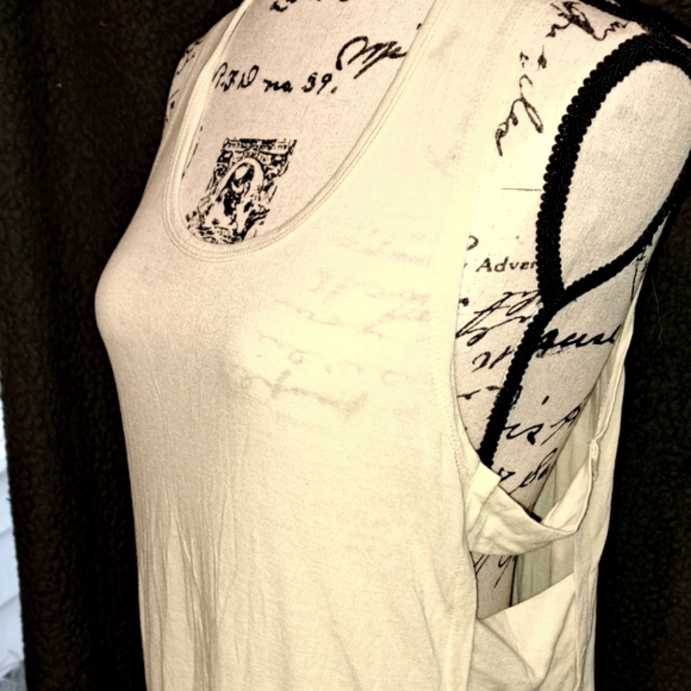 💘Peekaboo sexy tank